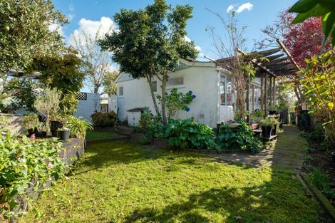 Photo of property in 22 Selwyn Road, Lynmore, Rotorua, 3010