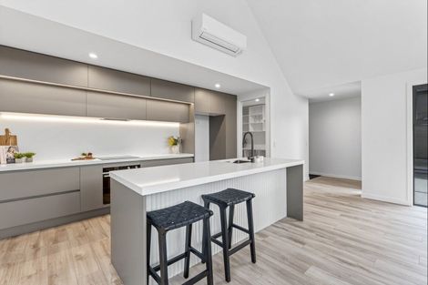 Photo of property in 10 Kamana Rise, Wanaka, 9382