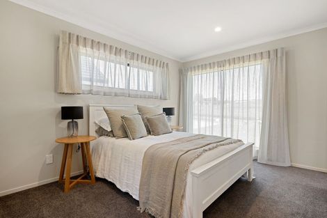 Photo of property in 19 Kakariki Lane, Rototuna North, 3210