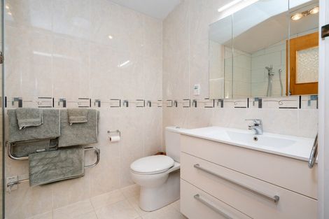 Photo of property in 33 Enfield Road, Hospital Hill, Napier, 4110