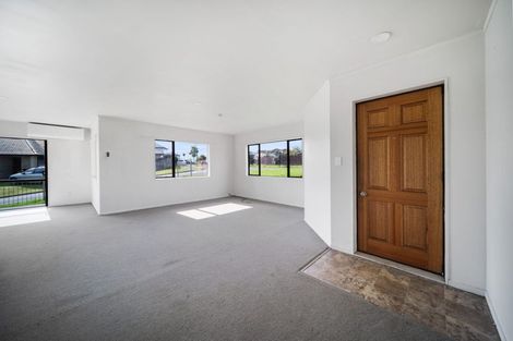 Photo of property in 21 Masters Place, Favona, Auckland, 2024
