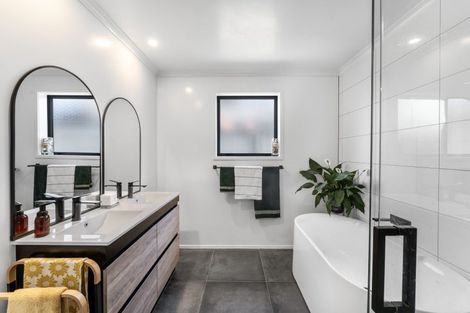 Photo of property in 16a Valley Road, Browns Bay, Auckland, 0630