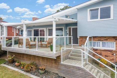 Photo of property in 12 Gerwyn Place, Pakuranga Heights, Auckland, 2010