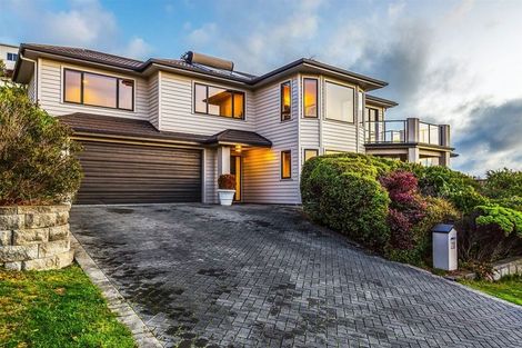 Photo of property in 21 Aspiring Terrace, Aotea, Porirua, 5024