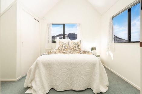 Photo of property in 9 Kapil Grove, Khandallah, Wellington, 6035