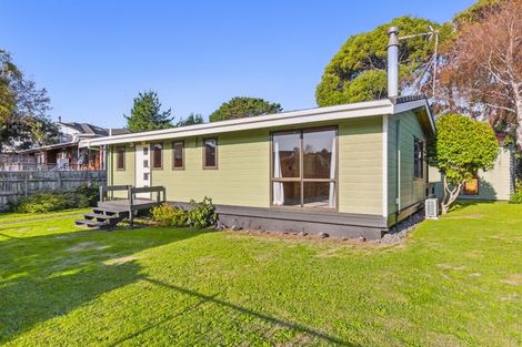 Photo of property in 10 Nugget Grove, Raumati Beach, Paraparaumu, 5032