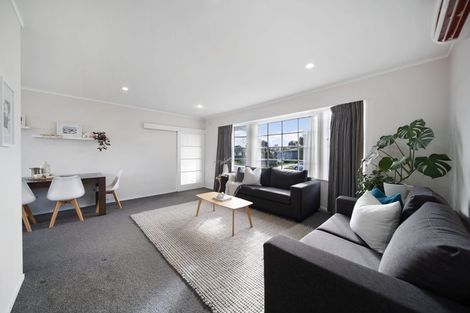 Photo of property in 71 Walworth Avenue, Pakuranga Heights, Auckland, 2010