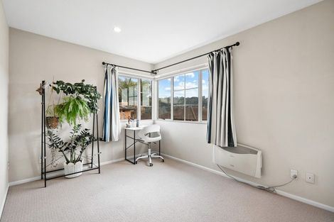 Photo of property in 8 Cuthill Close, Albany, Auckland, 0632