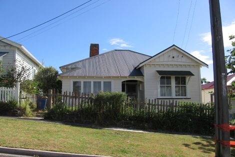 Photo of property in 35 Kiwi Road, Stanley Point, Auckland, 0624