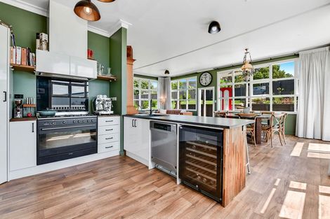 Photo of property in 4 Forlong Rise, Helensville, 0800