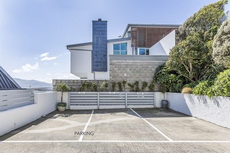 Photo of property in Beauport Apartments, 30u2 The Crescent, Roseneath, Wellington, 6011