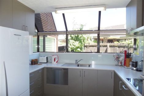 Photo of property in 2/35 Solway Avenue, Ilam, Christchurch, 8041