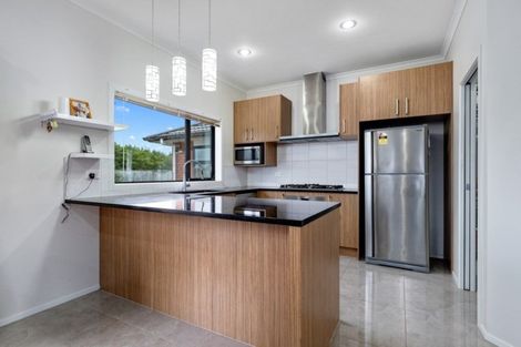 Photo of property in 214 Saint James Drive, Huntington, Hamilton, 3210