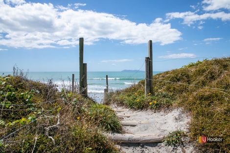 Photo of property in 48 Bway Road, Waihi Beach, 3611