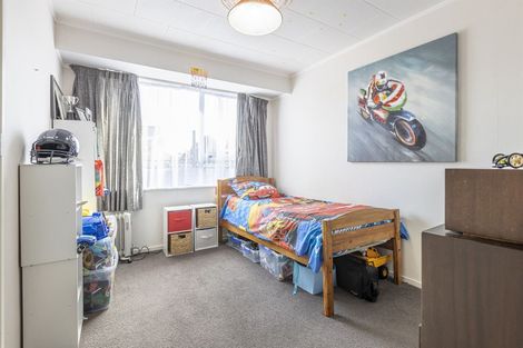 Photo of property in 16 Perrin Place, Kelvin Grove, Palmerston North, 4414