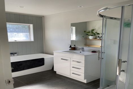 Photo of property in 81 Kemp Road, Massey, Auckland, 0614