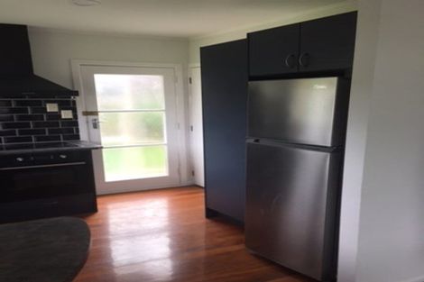 Photo of property in 68 Gladstone Road, Northcote, Auckland, 0627