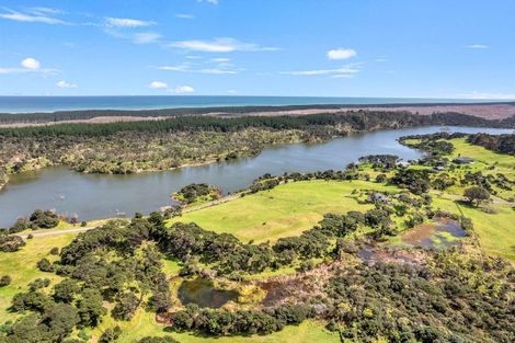 Photo of property in 487 Wilson Road, South Head, Helensville, 0874
