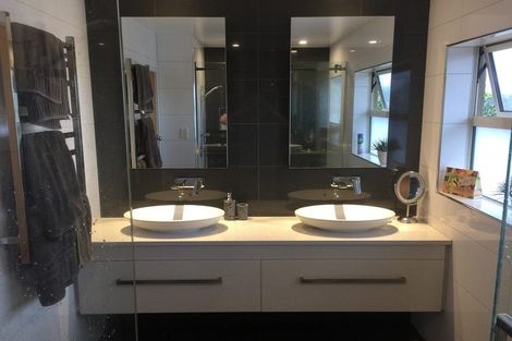 Photo of property in 95 Bradbury Road, Botany Downs, Auckland, 2010