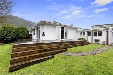 Photo of property in 1 Harvard Grove, Totara Park, Upper Hutt, 5018