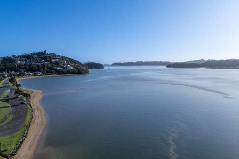 Photo of property in Bridgewater Apartments, 201/7 Te Rangi Cross Road, Paihia, 0200