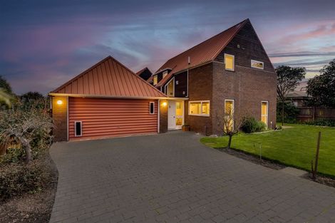 Photo of property in 143 Memorial Avenue, Burnside, Christchurch, 8053