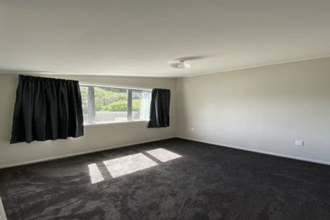 Photo of property in 21f9 Collins Avenue, Tawa, Wellington, 5028