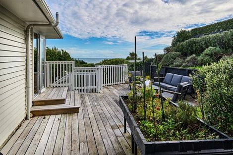 Photo of property in 9 Mana View Road, Paremata, Porirua, 5026