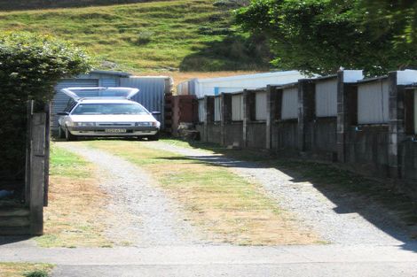 Photo of property in 43f1- Hartford Crescent, Totara Park, Upper Hutt, 5018