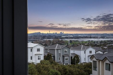 Photo of property in 25 Lime Hill Rise, Flat Bush, Auckland, 2019