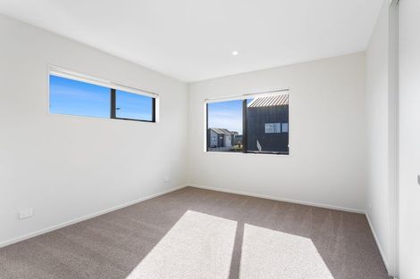 Photo of property in 36 Viridian Avenue, Rosehill, 2113