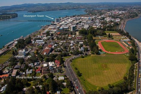 Photo of property in 72 Devonport Road, Tauranga, 3110