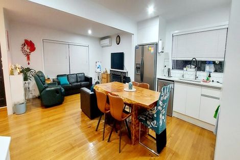 Photo of property in 4 Paton Avenue, Te Atatu South, Auckland, 0610