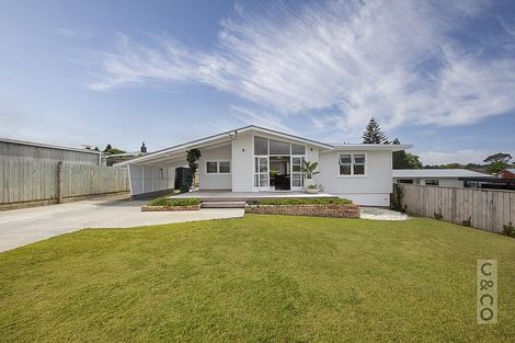 Photo of property in 25 Maude Street, Riverhead, 0820