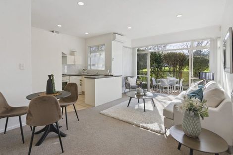 Photo of property in 2/1-5 Gleanor Avenue, Oteha, Auckland, 0632