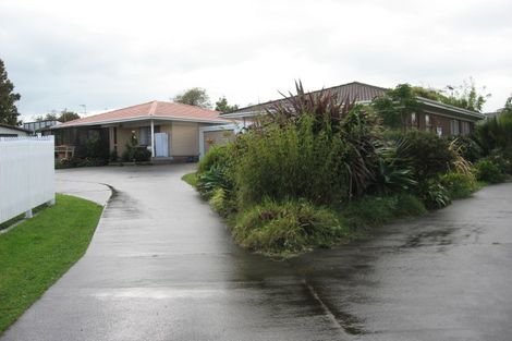 Photo of property in 1/28 Ballater Place, Highland Park, Auckland, 2010