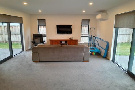 Photo of property in 3 Witte Street, Woodend, 7610