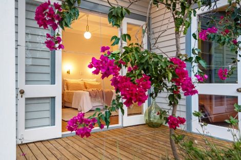 Photo of property in 12 Glade Place, Birkenhead, Auckland, 0626