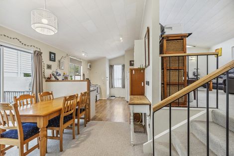 Photo of property in 47 Thurleigh Grove, Karori, Wellington, 6012