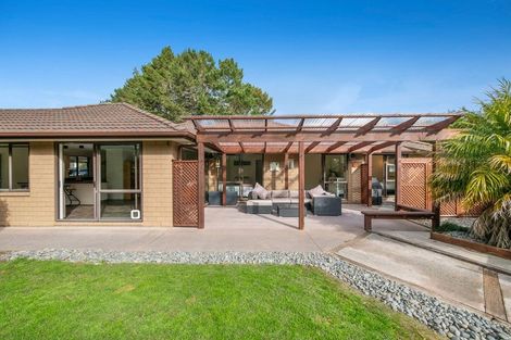 Photo of property in 42 Manuka Grove, Helensville, 0875