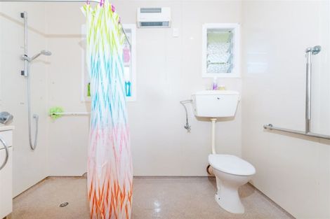 Photo of property in 7 Beaufield Lane, Te Atatu Peninsula, Auckland, 0610