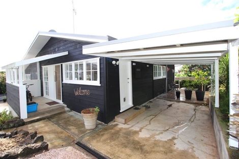 Photo of property in 11 River Road, Red Beach, 0932