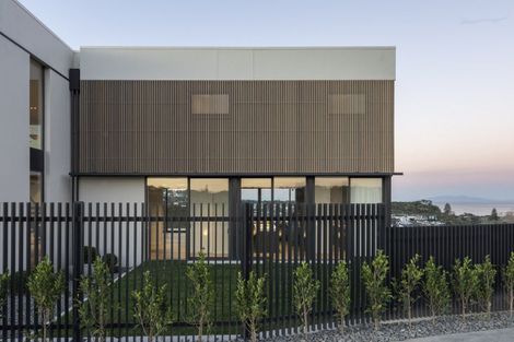 Photo of property in 15 Ridgelea Road, Long Bay, 0792