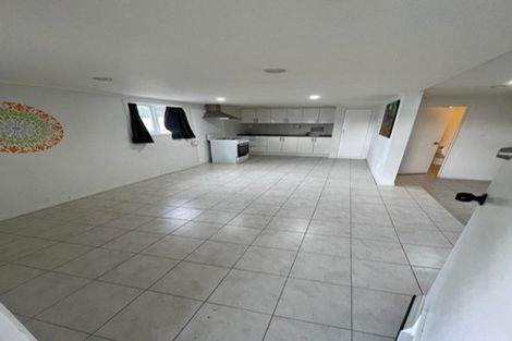 Photo of property in 10 Bishop Street, Green Bay, Auckland, 0604