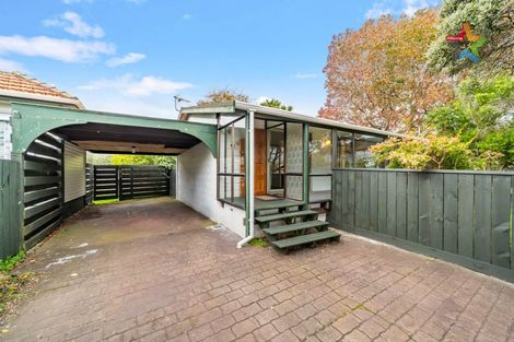 Photo of property in 106 Cambridge Terrace, Fairfield, Lower Hutt, 5011