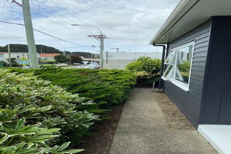 Photo of property in 1/17 The Parade, Island Bay, Wellington, 6023