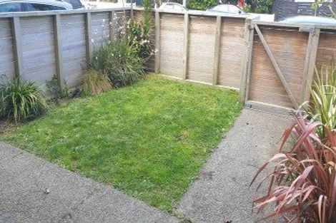 Photo of property in 74u1 Derwent Street, Island Bay, Wellington, 6023