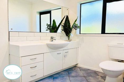 Photo of property in 60 Sheriff Place, Randwick Park, Auckland, 2105