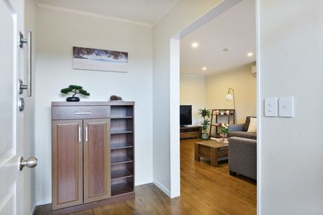 Photo of property in 1/294 Great North Road, Henderson, Auckland, 0612