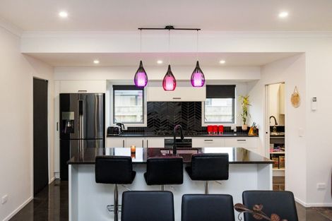 Photo of property in 12 Ivy Lane, Kelvin Grove, Palmerston North, 4414